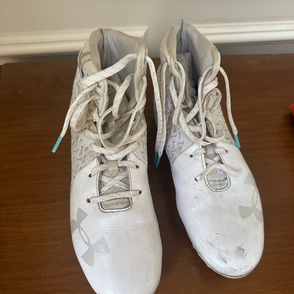Under Armour Cleats - Women’s 8 - Picture 1 of 4